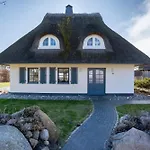 Nyaraló Idyllisches Reethaus In Strandnaehe Fuhlendorf